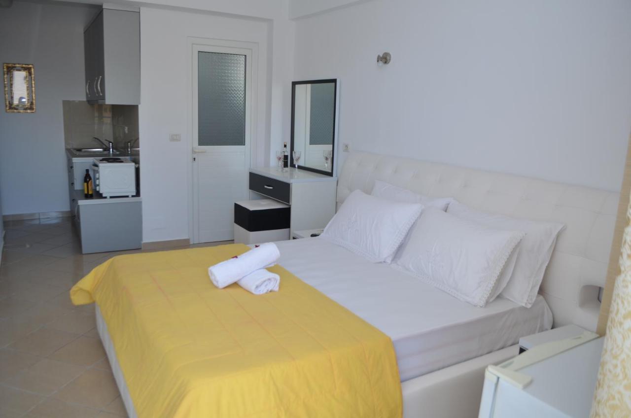 Noah Apartaments Sarandë Exteriör bild